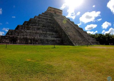 Pyramid of Kukulcan, Ruins at Chichen itza, Yucatan, Mexico
